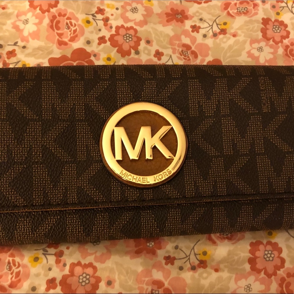 ✨NEW ITEM✨ MK Wallet